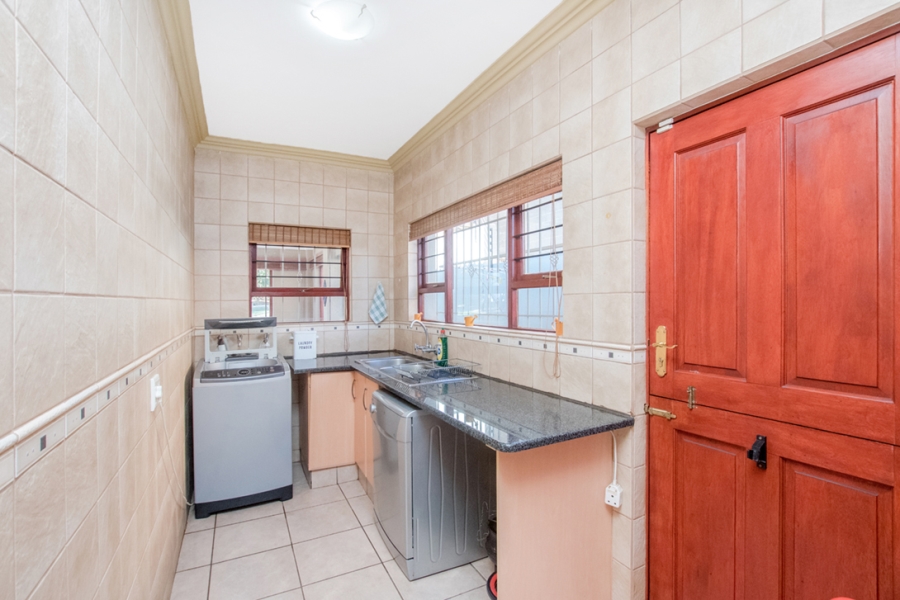 4 Bedroom Property for Sale in Rangeview Gauteng