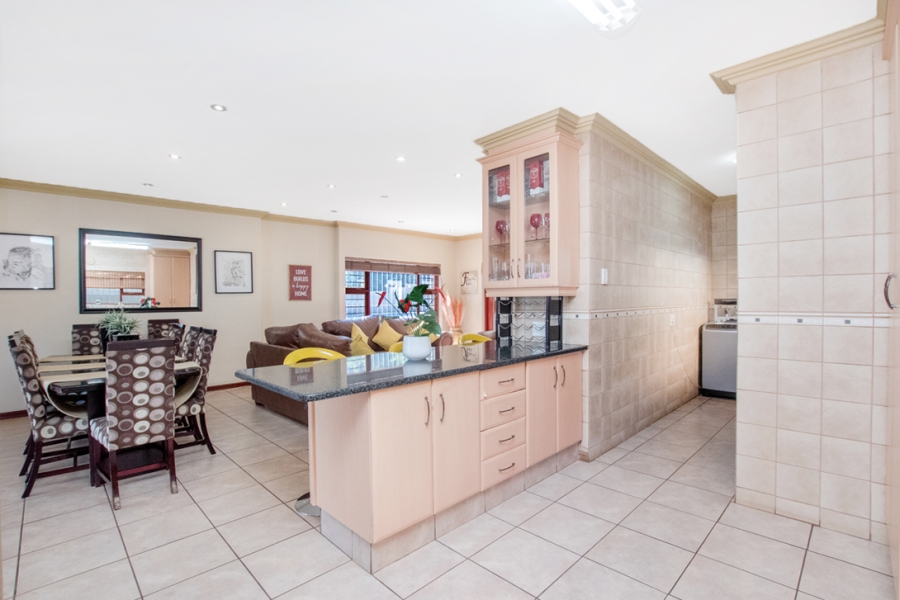 4 Bedroom Property for Sale in Rangeview Gauteng