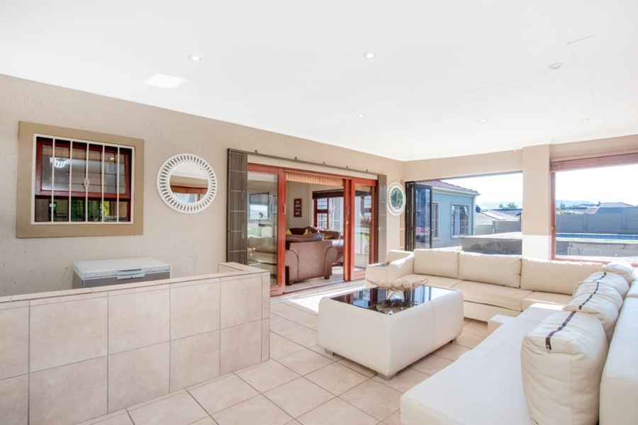 4 Bedroom Property for Sale in Rangeview Gauteng