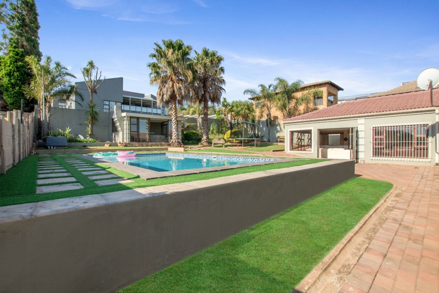 4 Bedroom Property for Sale in Rangeview Gauteng