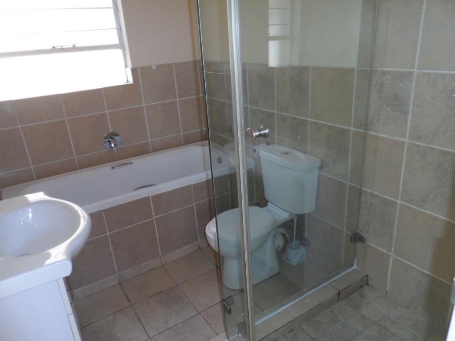 2 Bedroom Property for Sale in Bardene Gauteng
