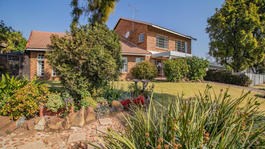 5 Bedroom Property for Sale in Marais Steyn Park Gauteng