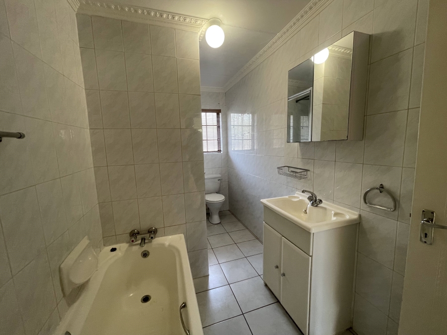 2 Bedroom Property for Sale in Bedford Gardens Gauteng