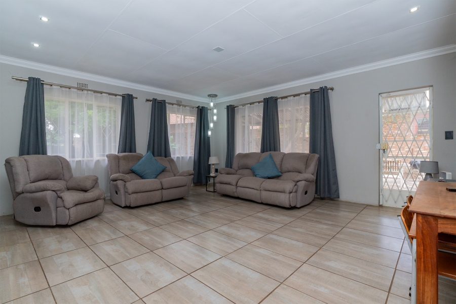 4 Bedroom Property for Sale in Farrarmere Gauteng