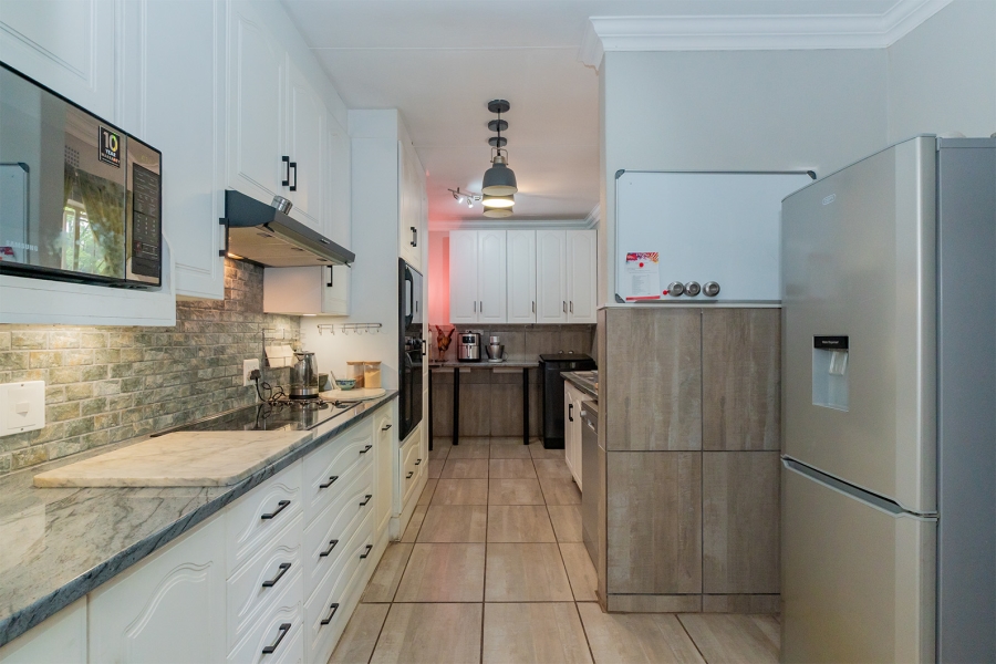 4 Bedroom Property for Sale in Farrarmere Gauteng