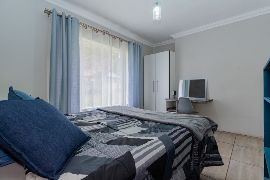 4 Bedroom Property for Sale in Farrarmere Gauteng