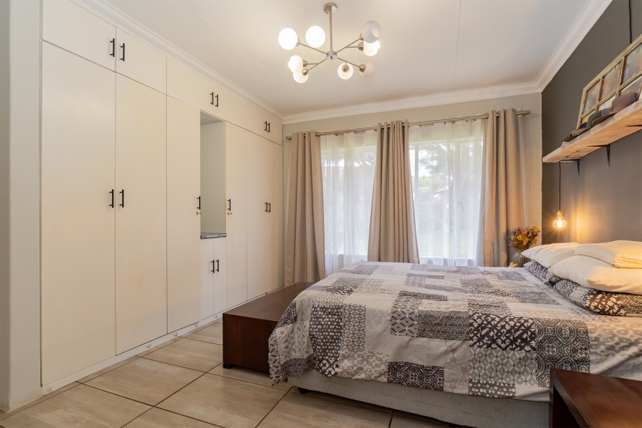 4 Bedroom Property for Sale in Farrarmere Gauteng
