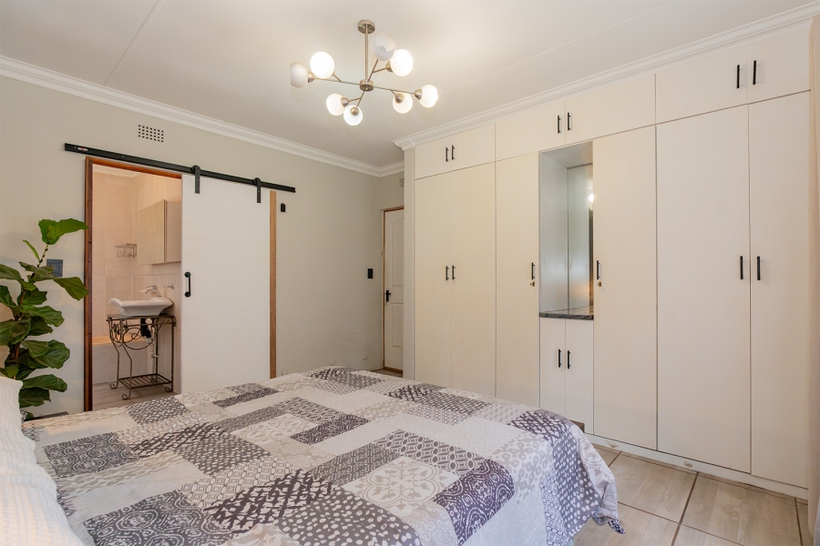 4 Bedroom Property for Sale in Farrarmere Gauteng