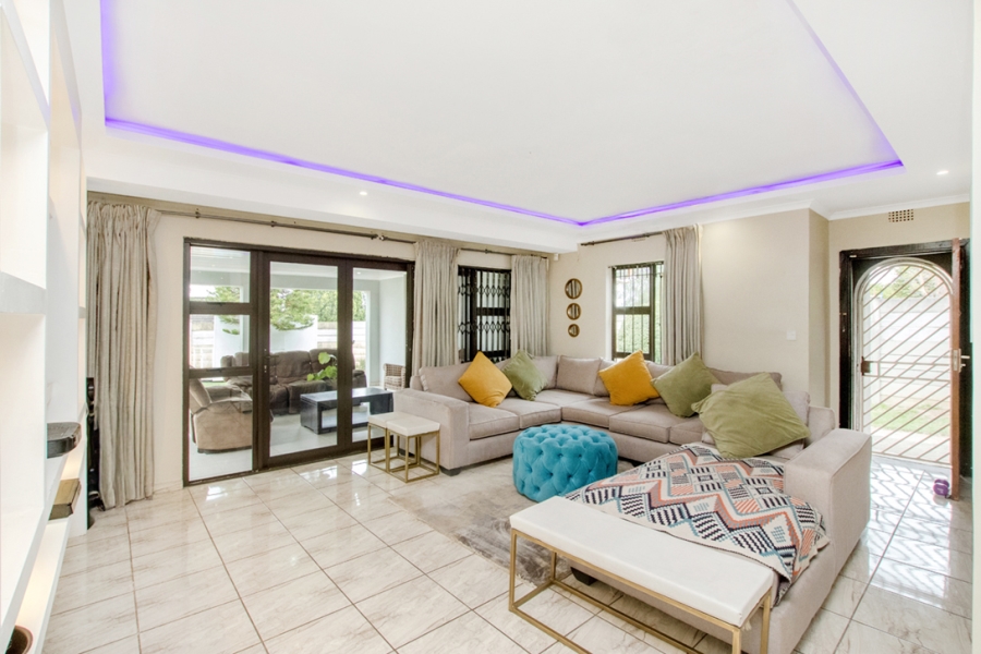 6 Bedroom Property for Sale in Noordwyk Gauteng