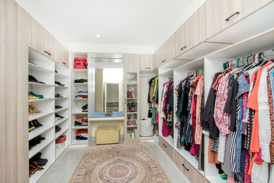 6 Bedroom Property for Sale in Noordwyk Gauteng