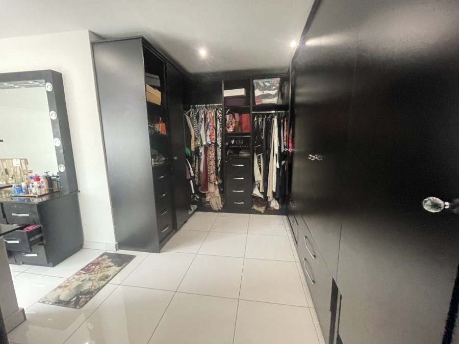 8 Bedroom Property for Sale in South Kensington Gauteng