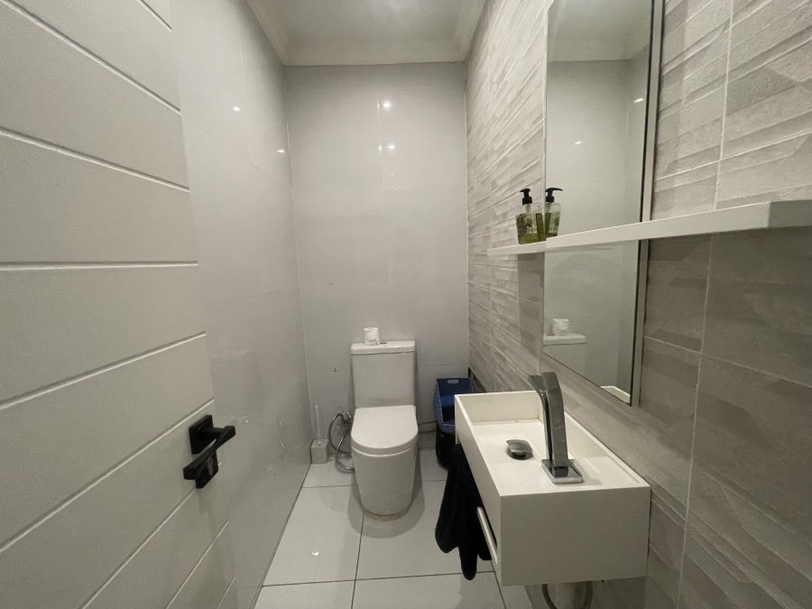 8 Bedroom Property for Sale in South Kensington Gauteng