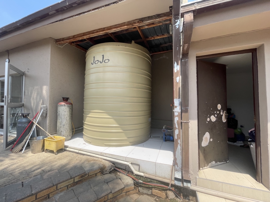 8 Bedroom Property for Sale in South Kensington Gauteng