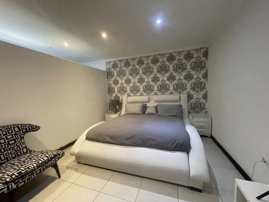 8 Bedroom Property for Sale in South Kensington Gauteng