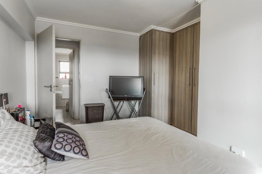 2 Bedroom Property for Sale in Sebenza Gauteng