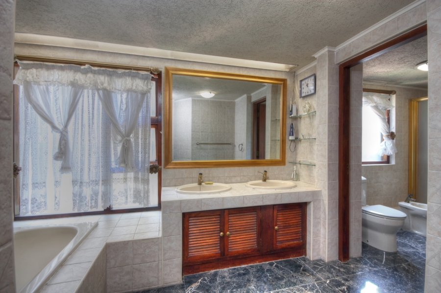 4 Bedroom Property for Sale in Houghton Estate Gauteng