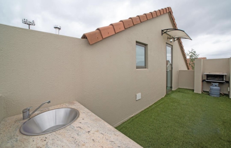 2 Bedroom Property for Sale in Bedfordview Gauteng
