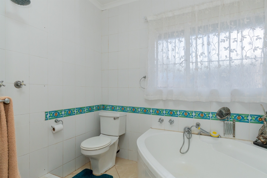 5 Bedroom Property for Sale in Rynfield Gauteng