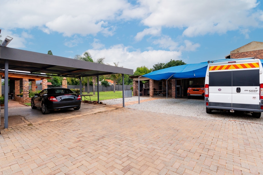 5 Bedroom Property for Sale in Rynfield Gauteng