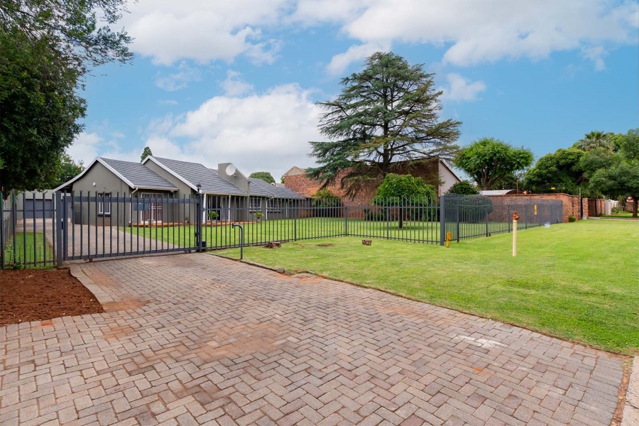5 Bedroom Property for Sale in Rynfield Gauteng