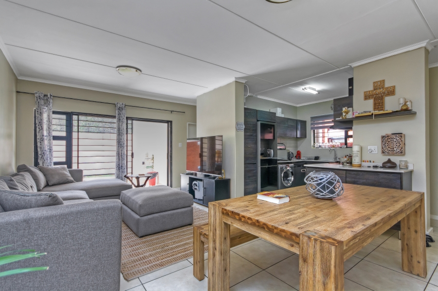 3 Bedroom Property for Sale in Oakdene Gauteng