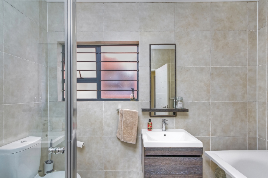 3 Bedroom Property for Sale in Oakdene Gauteng