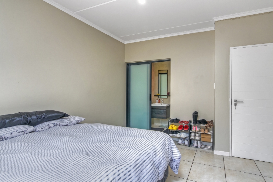 3 Bedroom Property for Sale in Oakdene Gauteng