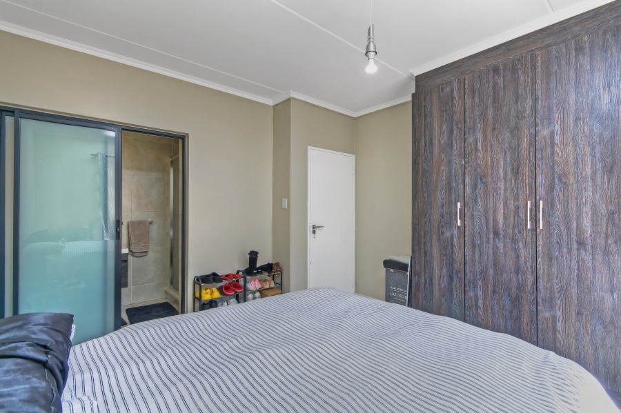 3 Bedroom Property for Sale in Oakdene Gauteng