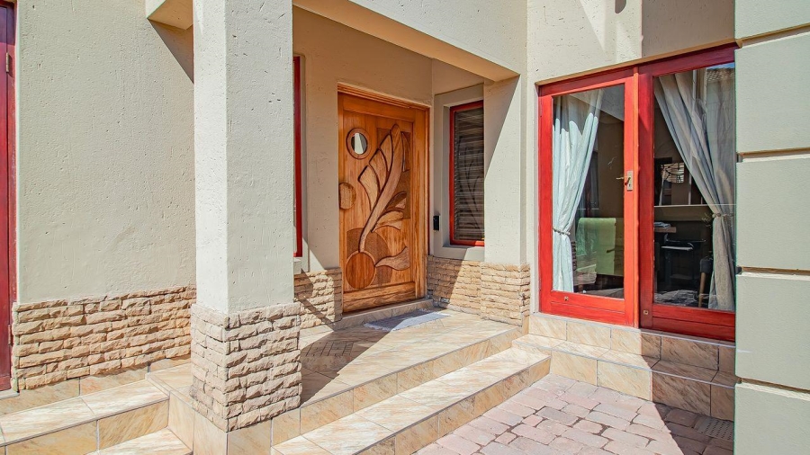 3 Bedroom Property for Sale in Sonneveld Gauteng