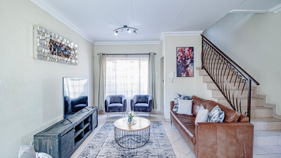 3 Bedroom Property for Sale in Sonneveld Gauteng