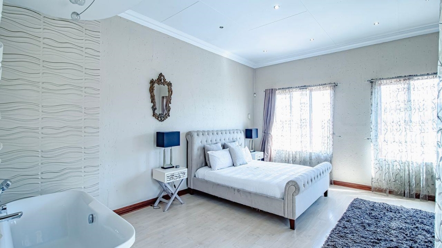 3 Bedroom Property for Sale in Sonneveld Gauteng