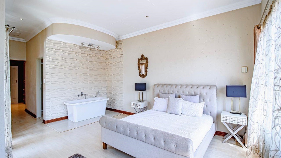 3 Bedroom Property for Sale in Sonneveld Gauteng