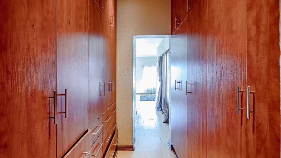 3 Bedroom Property for Sale in Sonneveld Gauteng