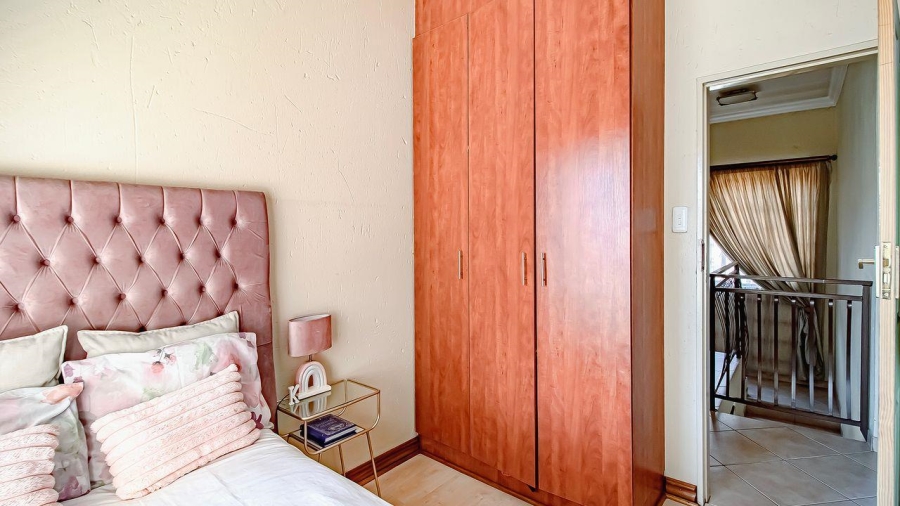 3 Bedroom Property for Sale in Sonneveld Gauteng