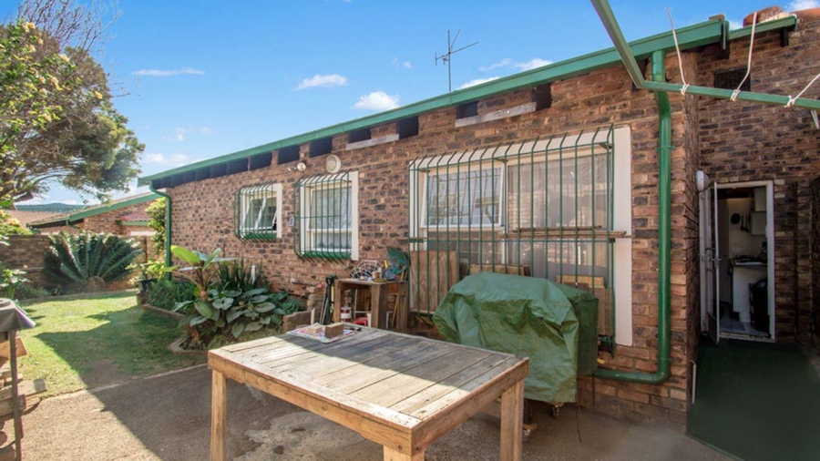 3 Bedroom Property for Sale in Weltevreden Park Gauteng