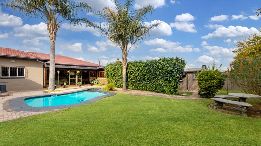 5 Bedroom Property for Sale in Primrose Gauteng