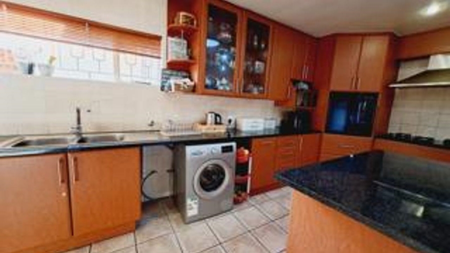 4 Bedroom Property for Sale in Sunnyridge Gauteng