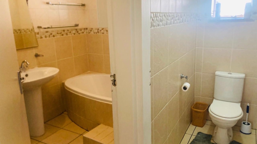 4 Bedroom Property for Sale in Sunnyridge Gauteng