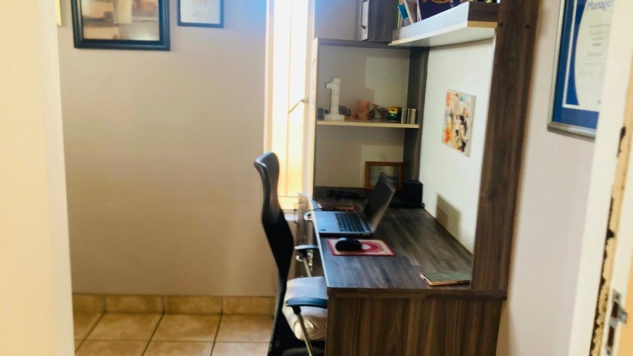 4 Bedroom Property for Sale in Sunnyridge Gauteng