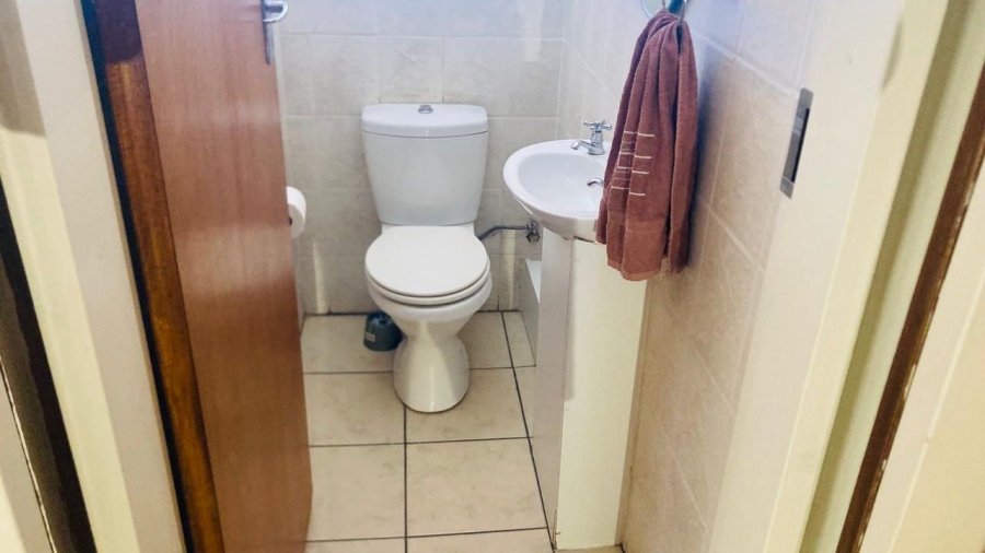 4 Bedroom Property for Sale in Sunnyridge Gauteng