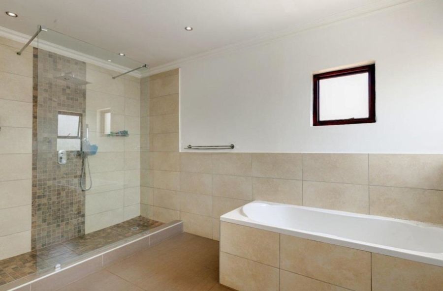 To Let 3 Bedroom Property for Rent in Fourways Gauteng