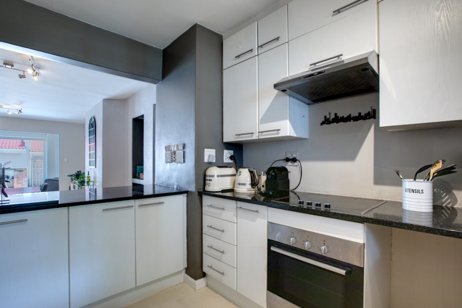 To Let 2 Bedroom Property for Rent in Morningside Gauteng