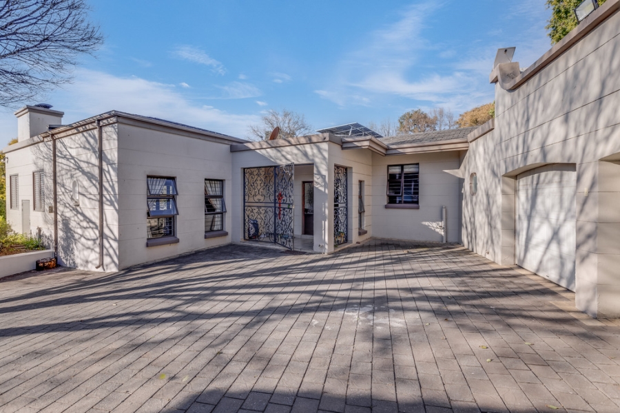 To Let 4 Bedroom Property for Rent in Hurlingham Gauteng