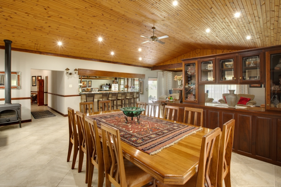 6 Bedroom Property for Sale in Marlbank Gauteng