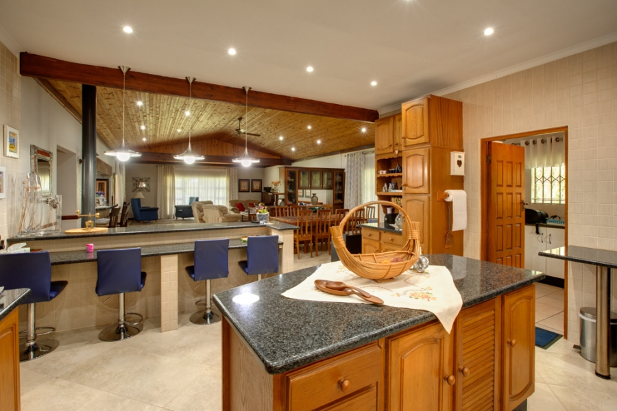 6 Bedroom Property for Sale in Marlbank Gauteng