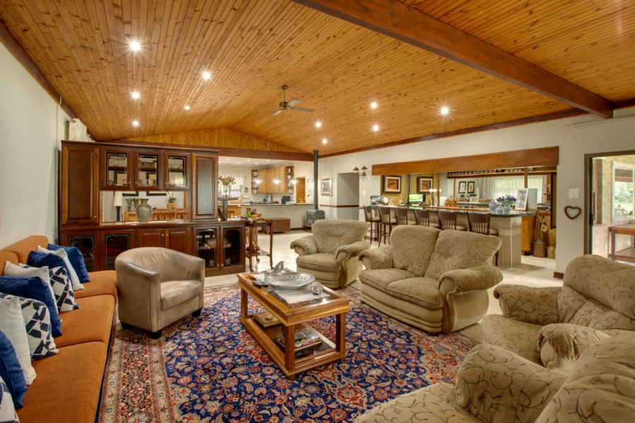 6 Bedroom Property for Sale in Marlbank Gauteng