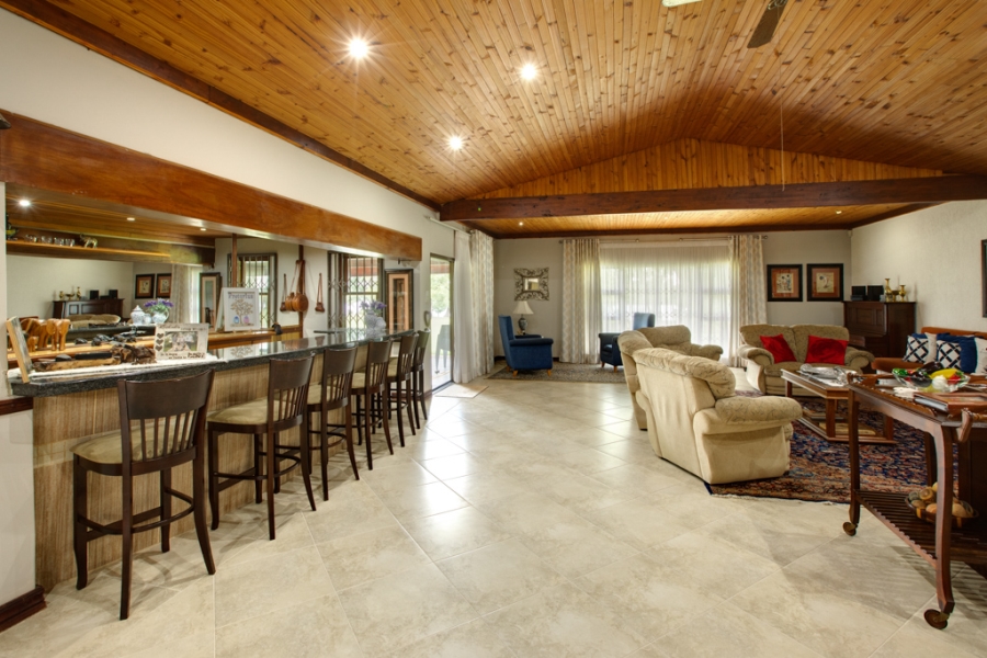 6 Bedroom Property for Sale in Marlbank Gauteng