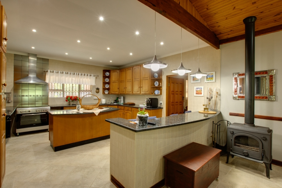 6 Bedroom Property for Sale in Marlbank Gauteng