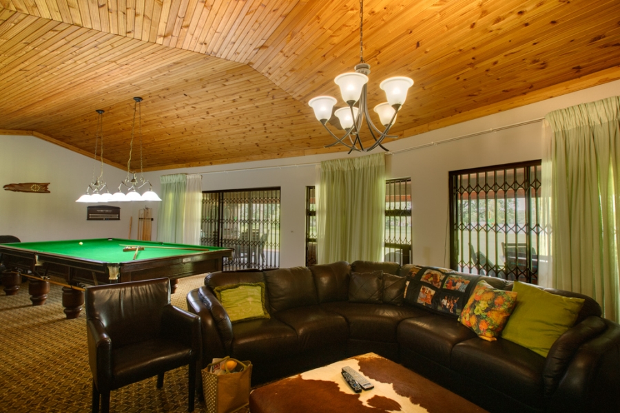 6 Bedroom Property for Sale in Marlbank Gauteng