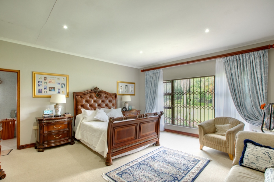 6 Bedroom Property for Sale in Marlbank Gauteng